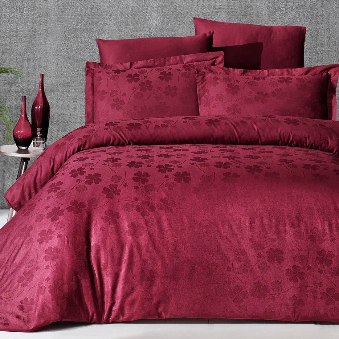 Двоен спален комплект от Жакард Сатен - Clover Dark Red