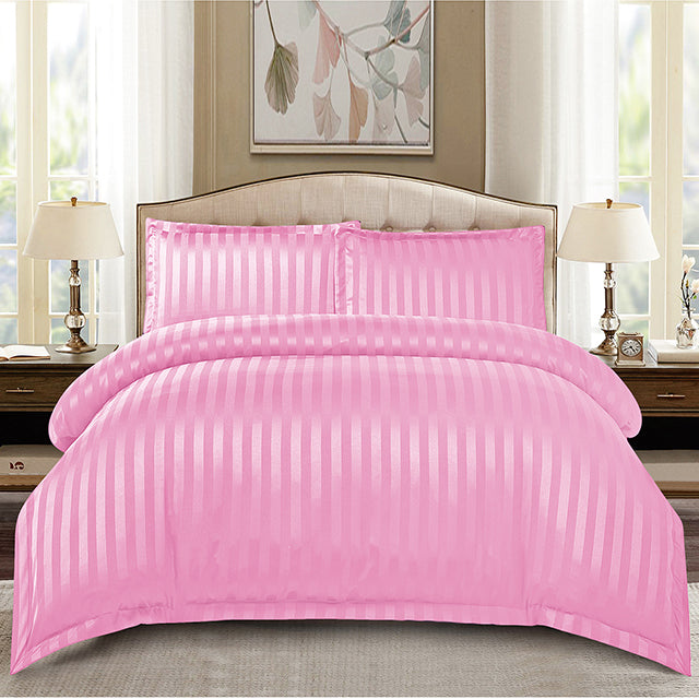 Едноцветно спално бельо с ластик - розов цвят с райе
